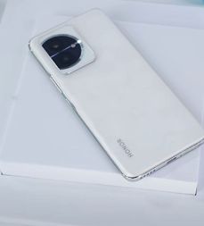 Honor 100 i Honor 100 Pro