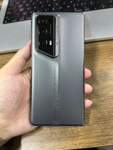 Honor Magic V2 RSR Porsche Design