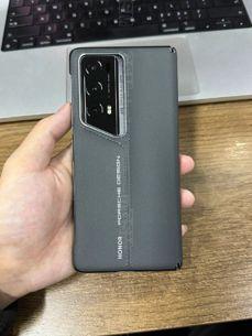 Honor Magic V2 RSR Porsche Design