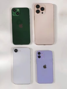 iPhone 16e obok iPhone 14, iPhone 14 Pro, iPhone 12 Mini oraz iPhone 16 iPhone 16e obok iPhone 14, iPhone 14 Pro, iPhone 12 Mini oraz iPhone 16