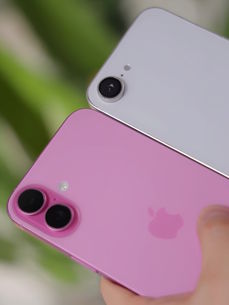 iPhone 16e obok iPhone 14, iPhone 14 Pro, iPhone 12 Mini oraz iPhone 16 iPhone 16e obok iPhone 14, iPhone 14 Pro, iPhone 12 Mini oraz iPhone 16