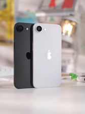 iPhone 16e w dwóch wariantach iPhone 16e w dwóch wariantach