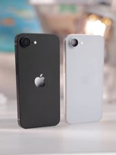 iPhone 16e w dwóch wariantach iPhone 16e w dwóch wariantach