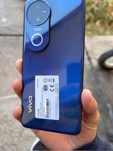 Vivo V50