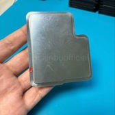 Bateria i obudowa iPhone 17 Pro w Chinach (po lewej) i USA (po prawej)