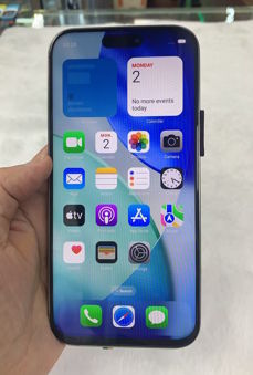 Smartfon udający iPhone 17