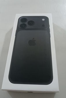 Smartfon udający iPhone 17