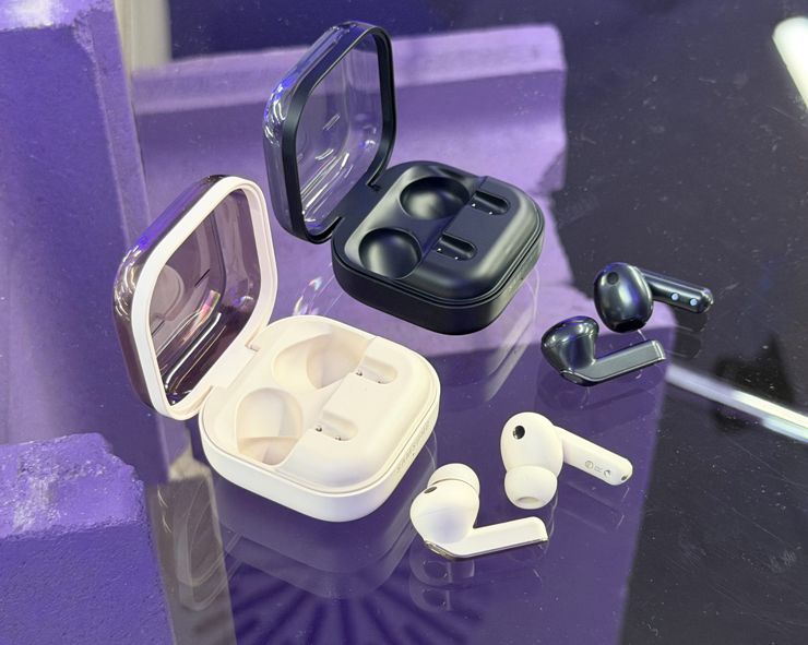 Samsung Galaxy Buds 4 i Galaxy Buds 4 Pro Samsung Galaxy Buds 4 i Galaxy Buds 4 Pro
