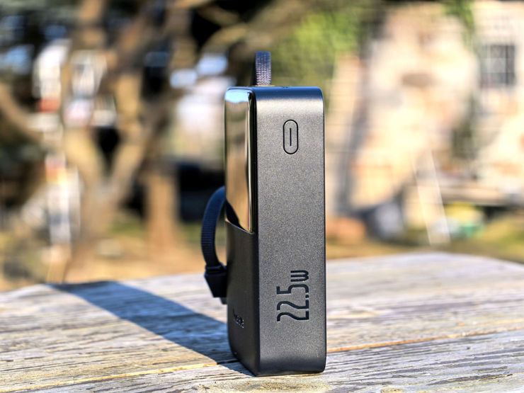 Baseus EnerFill FC51 Bipow 2 Pro - przycisk i oznaczenie mocy ładowania Baseus EnerFill FC51 Bipow 2 Pro - przycisk i oznaczenie mocy ładowania