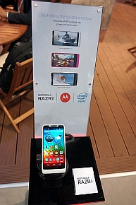 Motorola RAZR i Motorola RAZR i