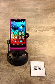 Motorola RAZR i Motorola RAZR i