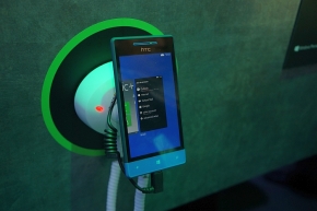 HTC 8S