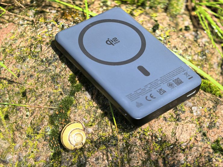 Powerbank Baseus PicoGo AM52 - szybki jest (ślimak dla skali) Powerbank Baseus PicoGo AM52 - szybki jest (ślimak dla skali)