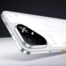 Tecno Pova 8 Pro w wersjach: Graphite Black, Arc White i Tundra Green