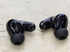 Huawei FreeBuds Neo z każdej strony Huawei FreeBuds Neo z każdej strony