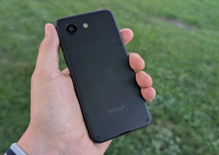5,3-calowy Enough Phone powstaje dla fanów kompaktowych smartfonów