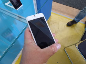 Oglądamy iPhone'a 6...