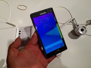 Telefon z zagiętym ekranem? 
