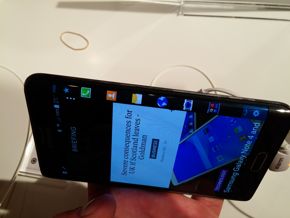 Telefon z zagiętym ekranem? 