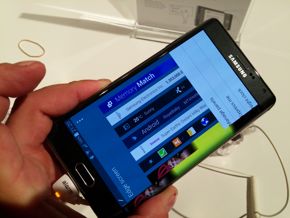 Telefon z zagiętym ekranem? 