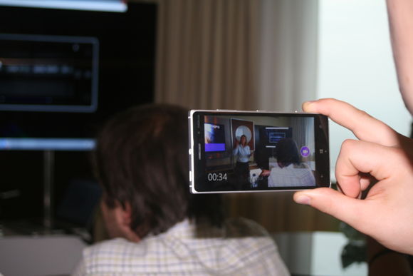 Dziennikarze już podczas konferencji sprawdzali możliwości nowych telefonów