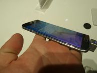 Oglądamy pozaginany telefon