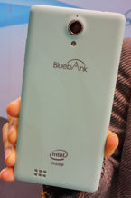Smartfony BluebAnk z Intel Inside