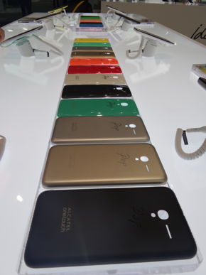 Obudowy są, faktycznie, kolorowe