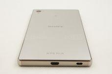 Sony Xperia Z5 Premium - tył i dół