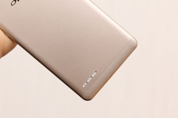 Oppo F1