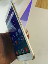 Hisense L697 Hisense L697