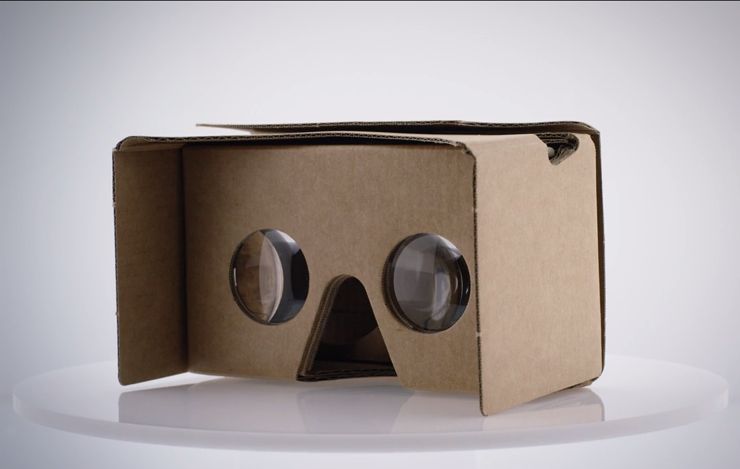 Poprzedni tekturowy model Google Cardboard Poprzedni tekturowy model Google Cardboard