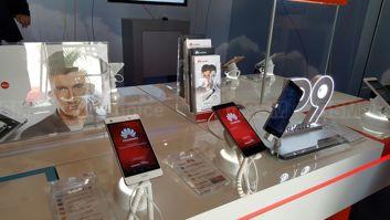 Wystawa telefonów w Huawei Demo Truck