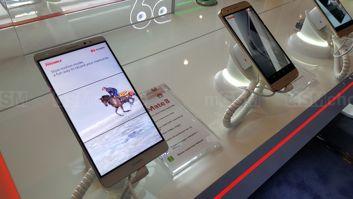 Wystawa telefonów w Huawei Demo Truck