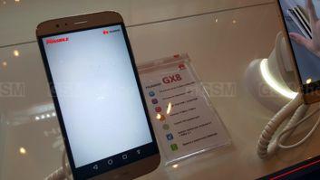 Wystawa telefonów w Huawei Demo Truck