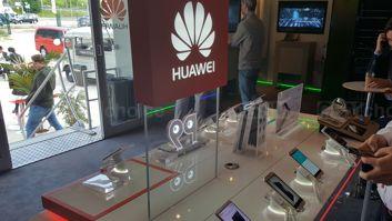 Wystawa telefonów w Huawei Demo Truck