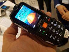 MaxCom MM899