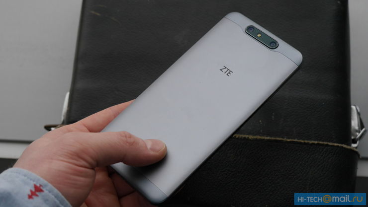 ZTE Blade V8