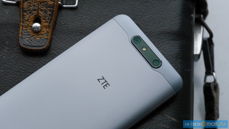 ZTE Blade V8