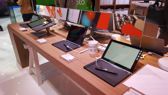 Tablety Yoga oraz ogólny widok stoiska Lenovo