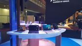 Tablety Yoga oraz ogólny widok stoiska Lenovo