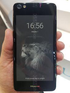 Hisense A2 - dwa wyświetlacze