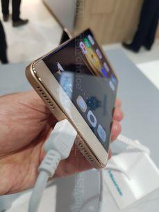 Hisense E76