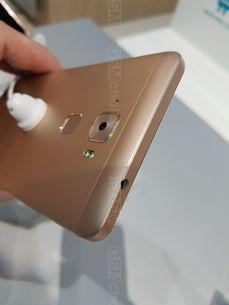 Hisense E76