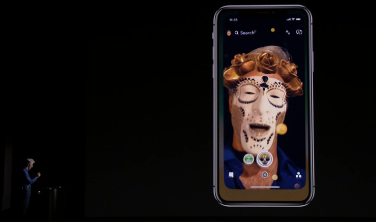 Craig Federighi prezentuje możliwości Super Retina Display i rozpoznawania twarzy