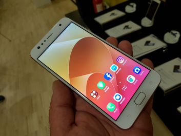 Asus ZenFone 4 Selfie