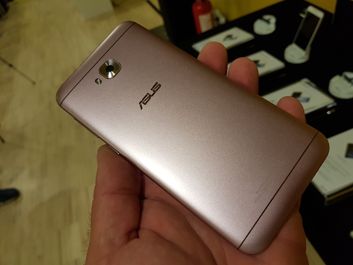 Asus ZenFone 4 Selfie