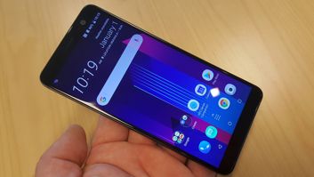 HTC U11+