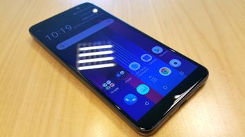 HTC U11+