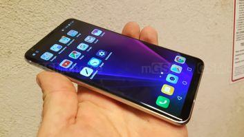 LG V30 